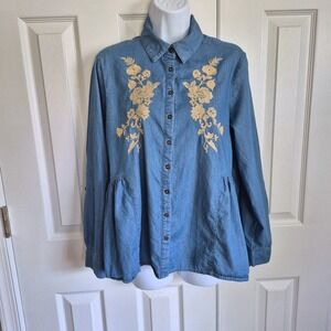 Knox‎ Rose embroidered denim button up top women's medium